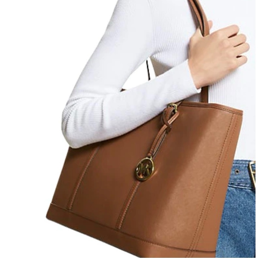 Michael Kors Jet Set Travel Large Saffiano Leather Tote Bag - Picture 3 of 6